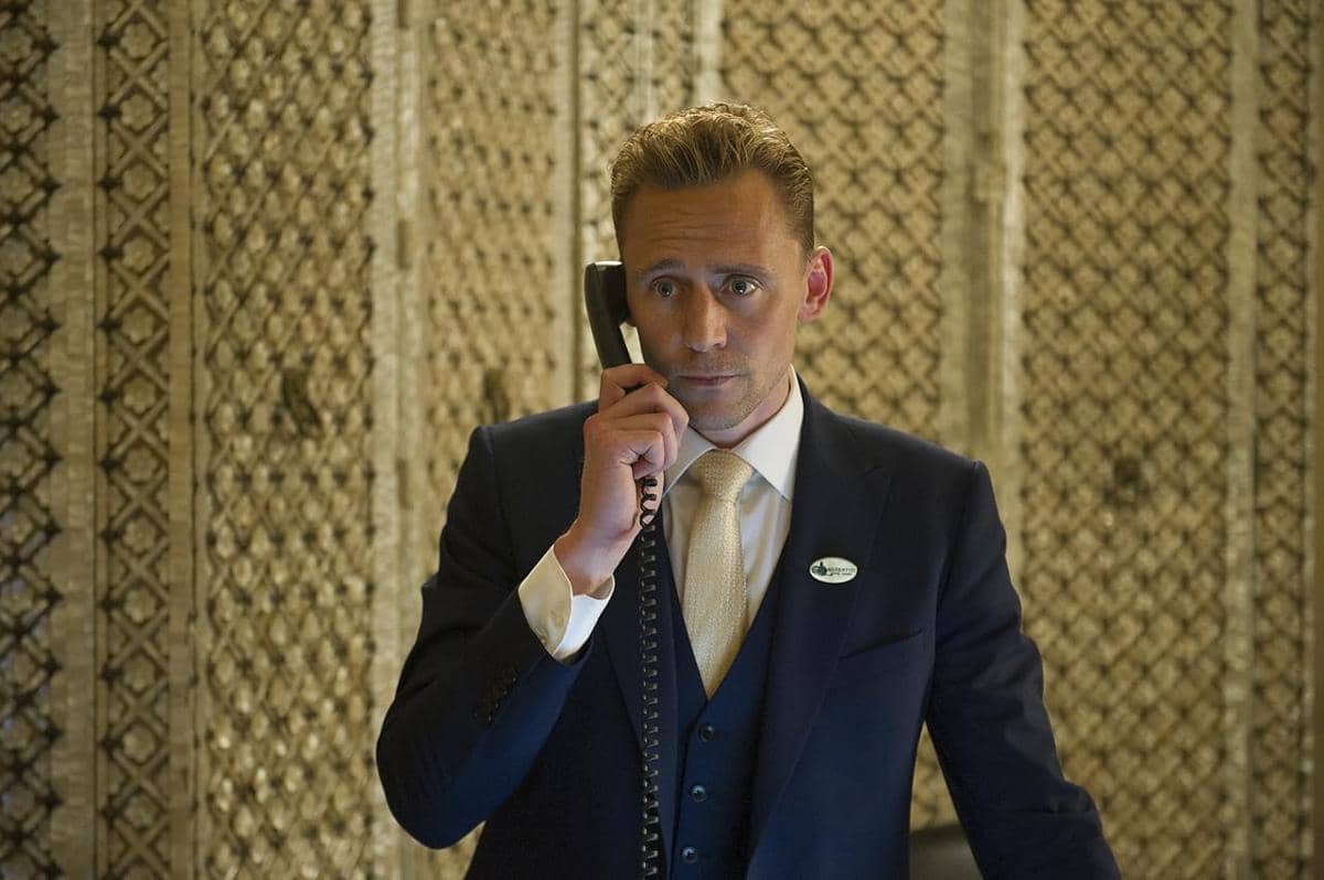  Tom Hiddleston dalam The Night Manager.