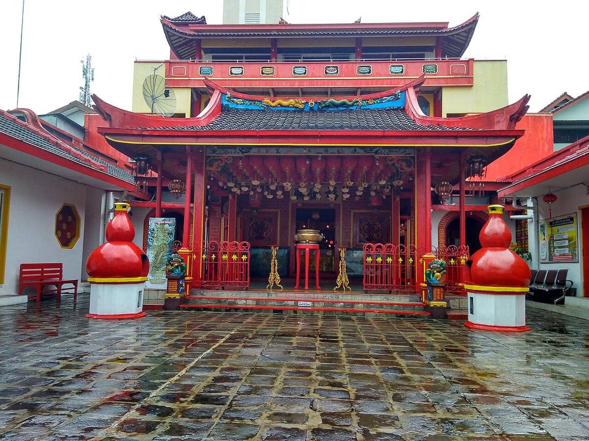 Kelenteng Ling Hok Bio