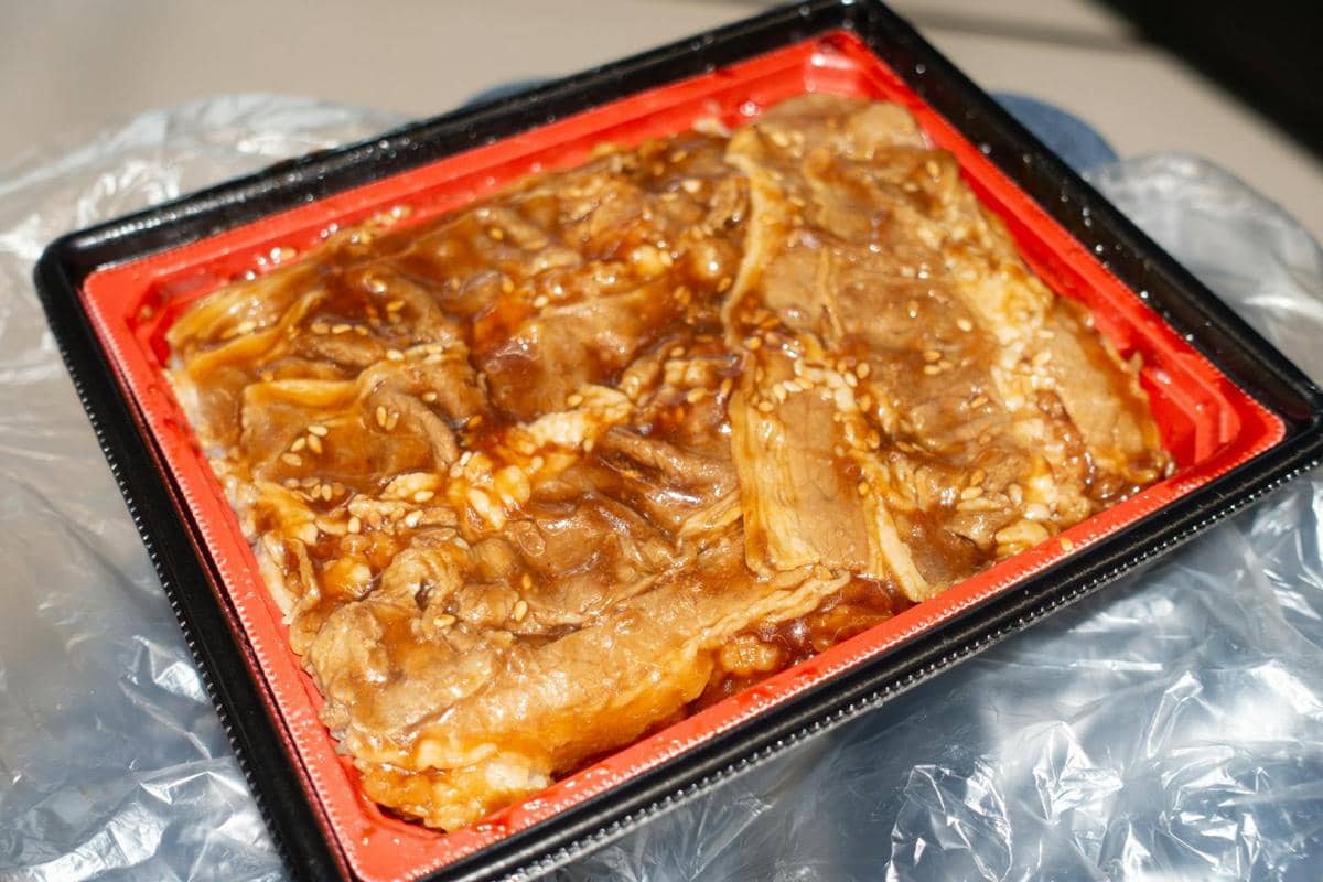 ilustrasi memarinasi daging