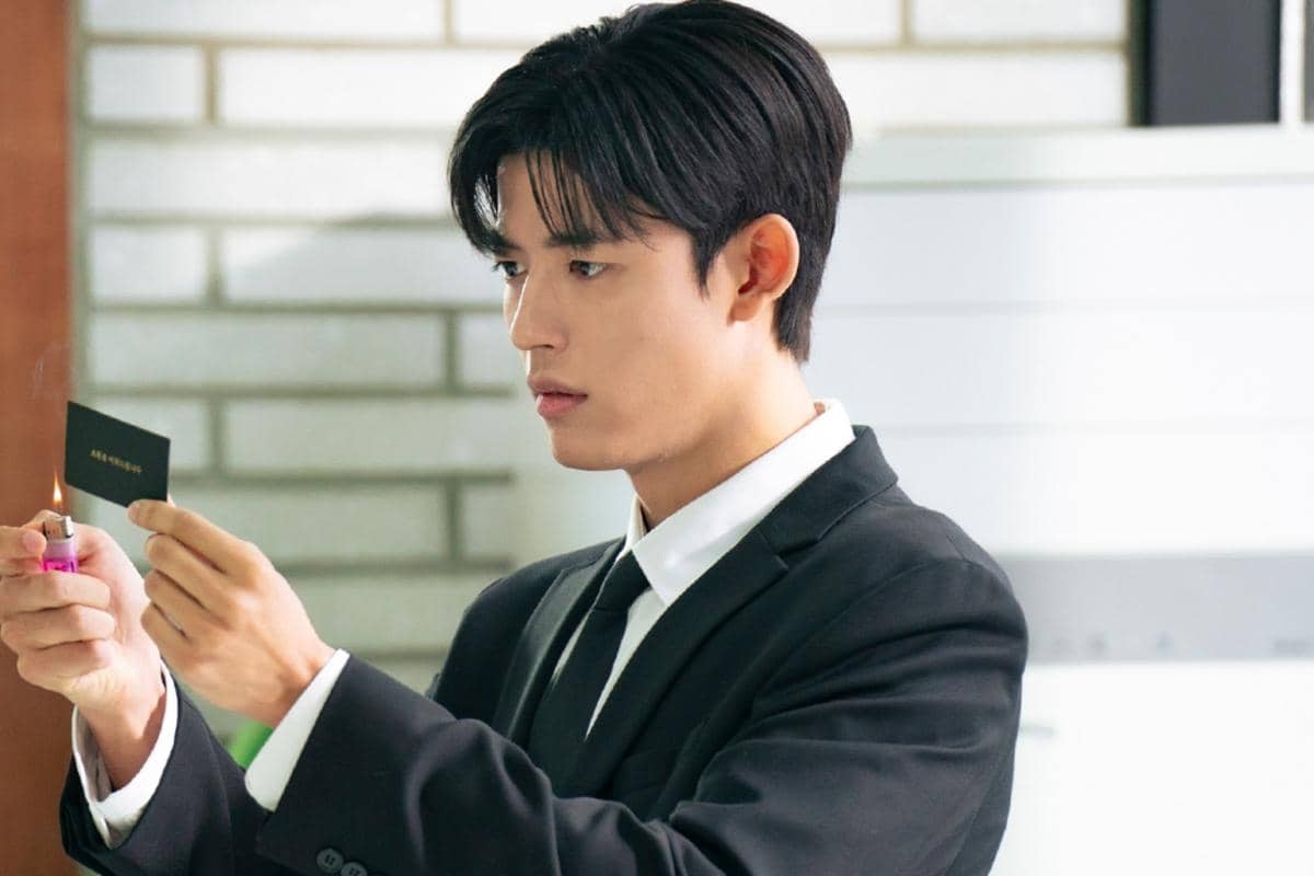 Still cut No Tail to Tell