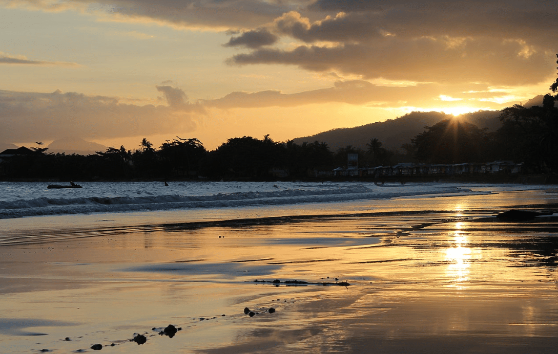 Pantai Natsepa Ambon