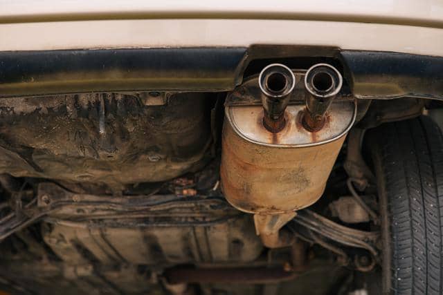 ilustrasi muffler mobil