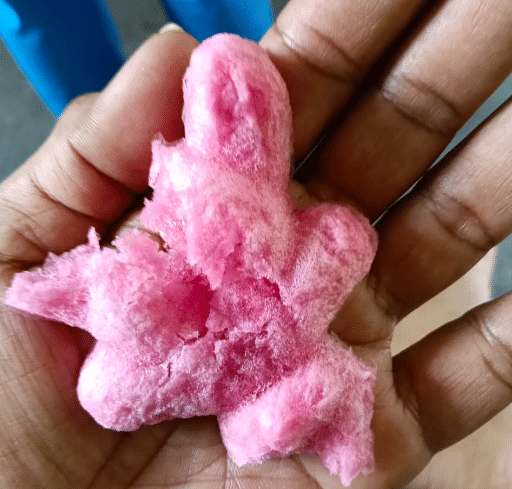 Aparat Tuding Penjual Es Kue Pakai Spons, Ternyata di Lab Aman