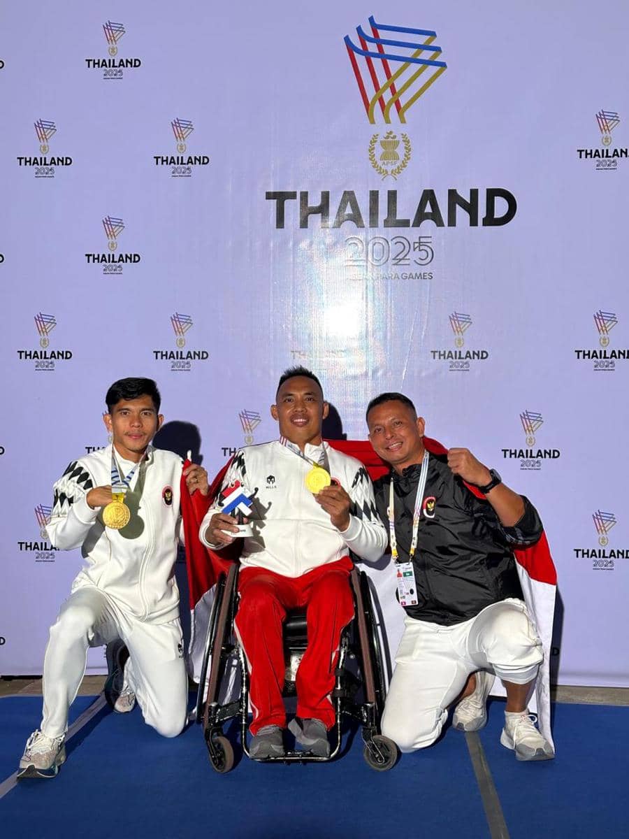 Alan Sastra bersama Riadi Saputra dan Nur Ferry di ASEAN Para Games 2026 (dok.NPC Sumut)