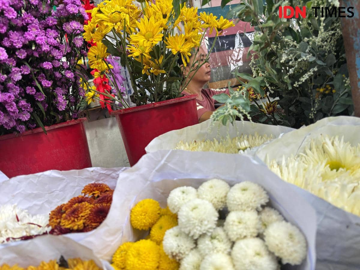 Penjual bunga di Kotabaru Yogyakarta