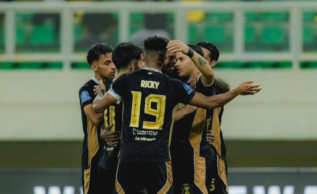 Selebrasi Dewa United usai jebol gawang Arema FC dalam lanjutan Super League musim 2025/26, Senin (26/1/2026). (Instagram/@dewaunitedfc).