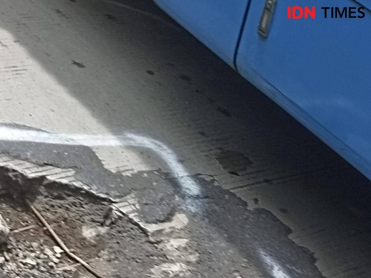 Waspada, Habis Hujan Terbitlah Lubang Menganga di Jalan Jakarta