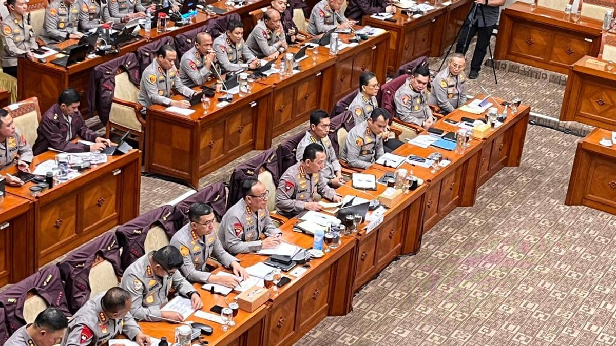 Komisi III DPR RI menggelar rapat dengar pendapat (RDP) bersama Kapolri Jenderal Listyo Sigit Prabowo