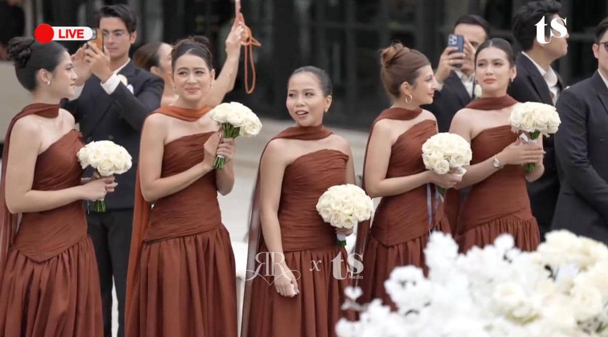 Gaya Seleb di Pemberkatan Ranty Maria-Rayn Wijaya