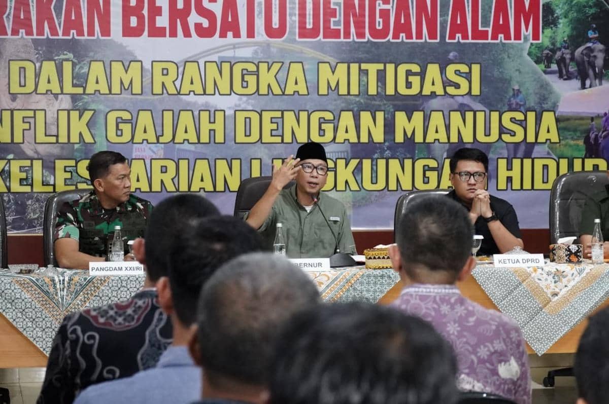 Gubernur Lampung, Rahmat Mirzani Djausal dan Pangdam XXI/Radin Inten, Mayjen TNI Kristomei Sianturi sambangi kawasan TNWK.