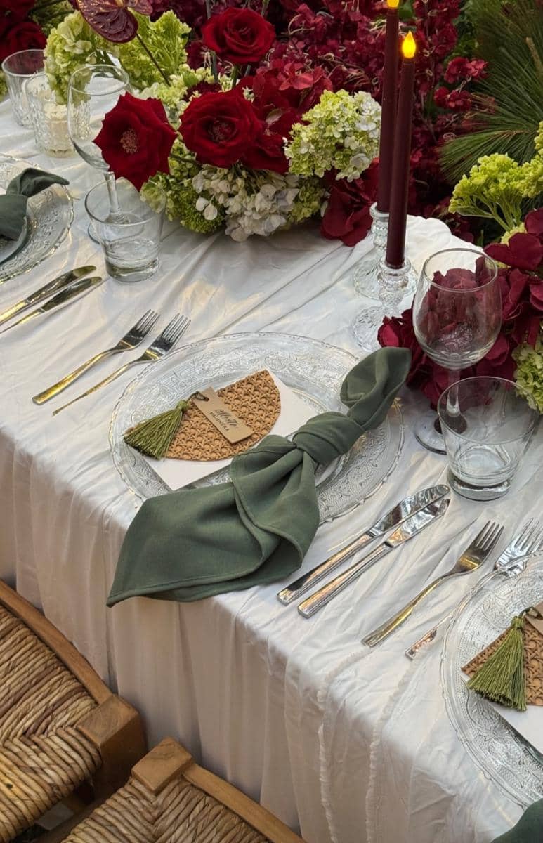 Resepsi pernikahan Ranty Maria dan Rayn Wijaya. 