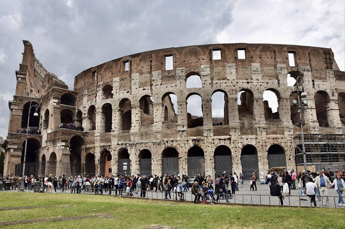 Waktu Terbaik ke Colosseum biar Masuk Tanpa Antre Panjang