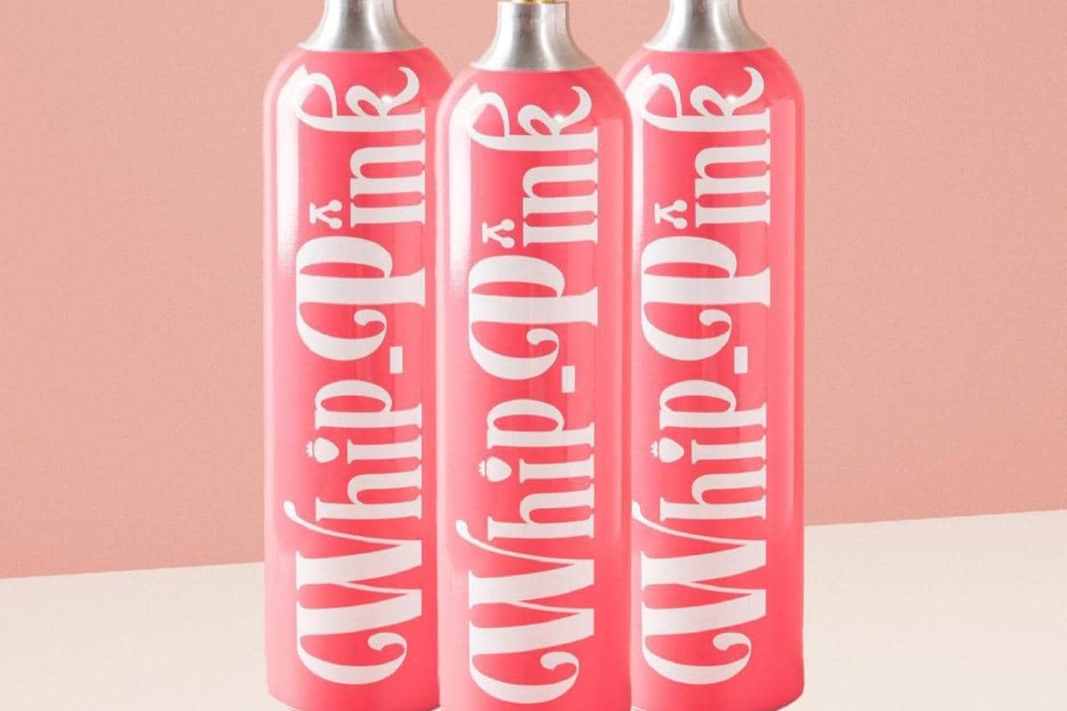 ilustrasi bahaya menghirup gas nitrous oxide tabung whip pink