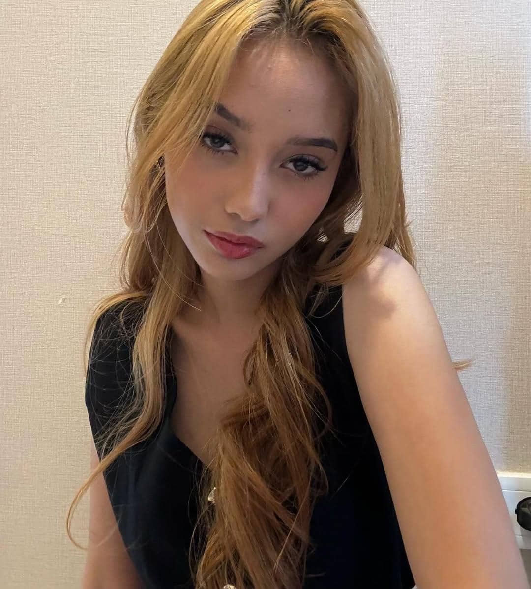 gaya makeup ala Tiktoker Siska Yourminbite 