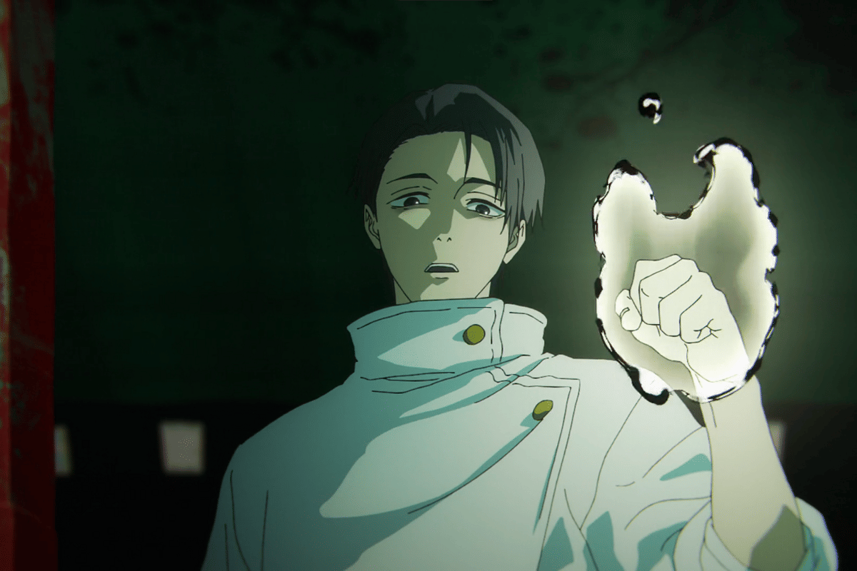 Yuta menggunakan Reverse Cursed Technique.