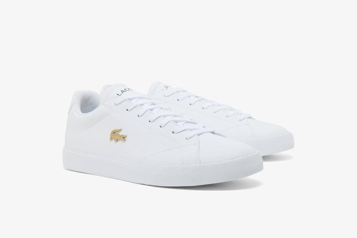 foto sepatu putih Lacoste 