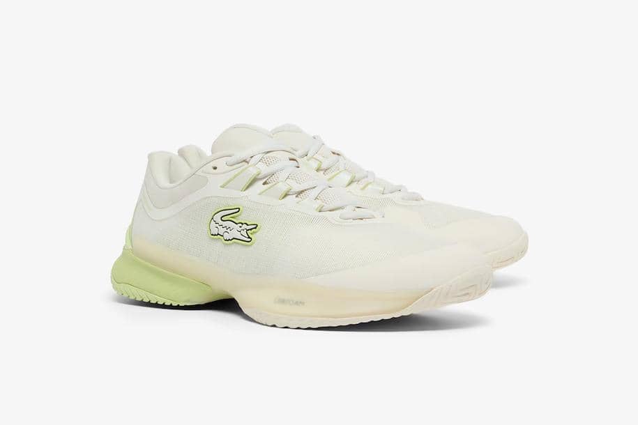 foto sepatu putih Lacoste 