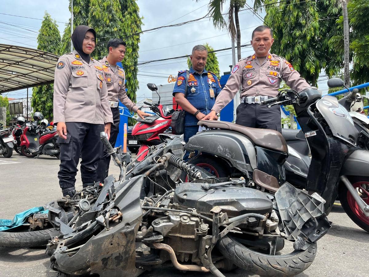 Motor yang menjadi korban kecelakaan bus Harapan Jaya di Kediri. IDN Times/istimewa