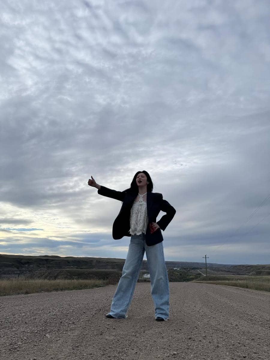 inspirasi gaya edgy look ala Go Youn Jung