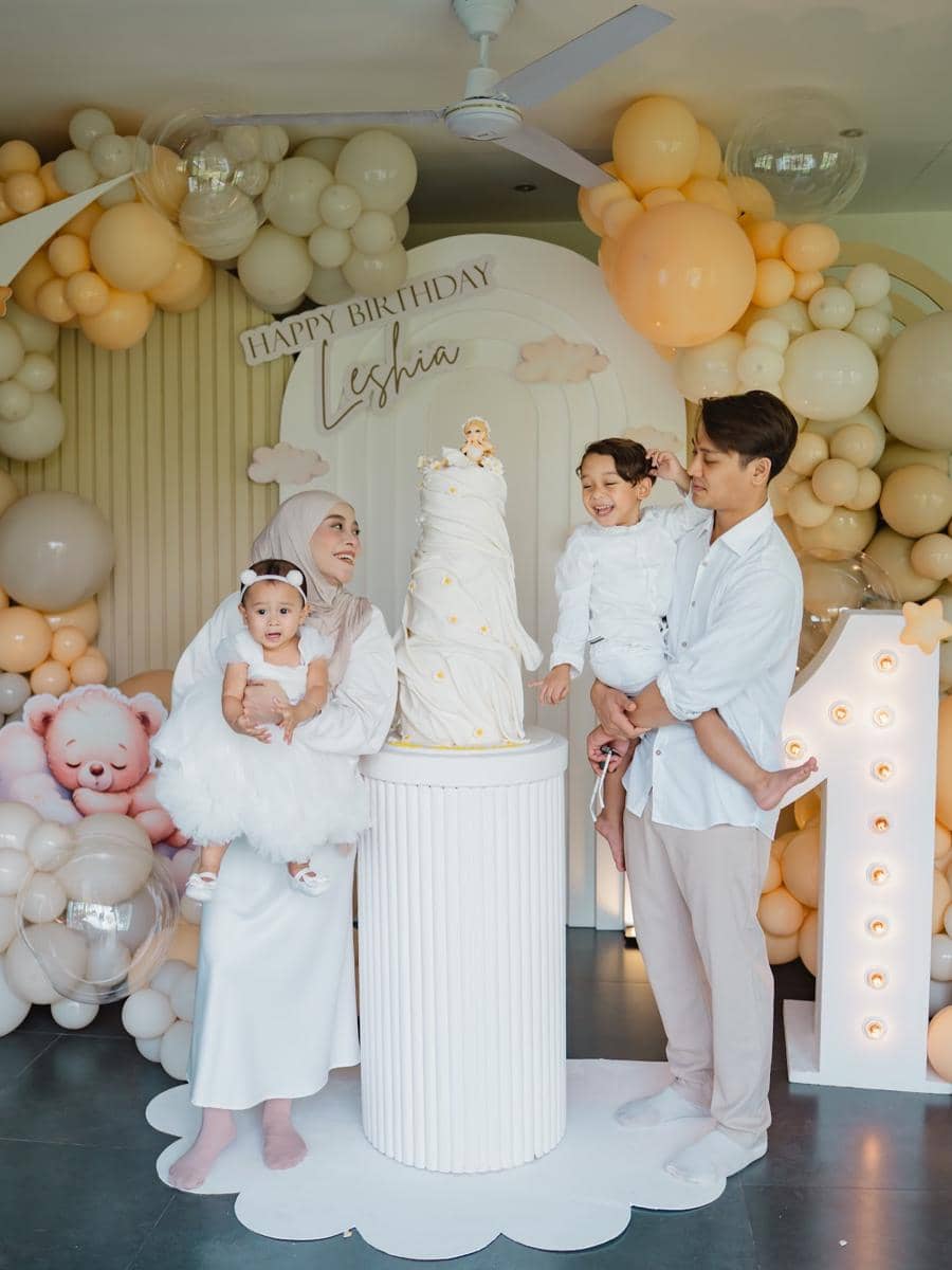 Ulang Tahun Pertama Leshia, Anak Lesti dan Rizky Billar (instagram.com/lestikejora)