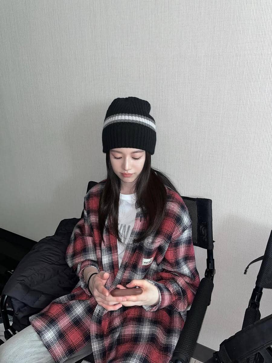 inspirasi style edgy look ala Go Youn Jung