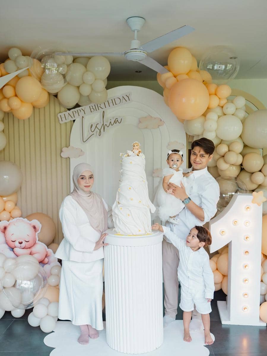 Ulang Tahun Pertama Leshia, Anak Lesti dan Rizky Billar (instagram.com/lestikejora)