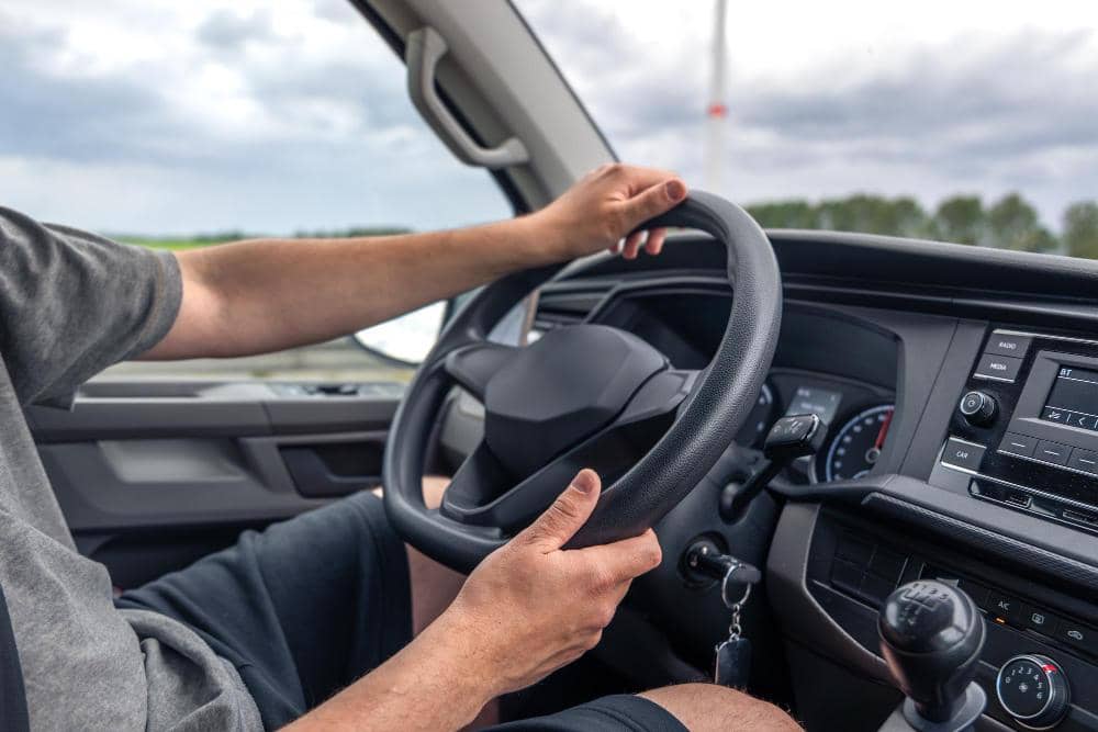 ilustrasi setir mobil (freepik.com/pvproduction)