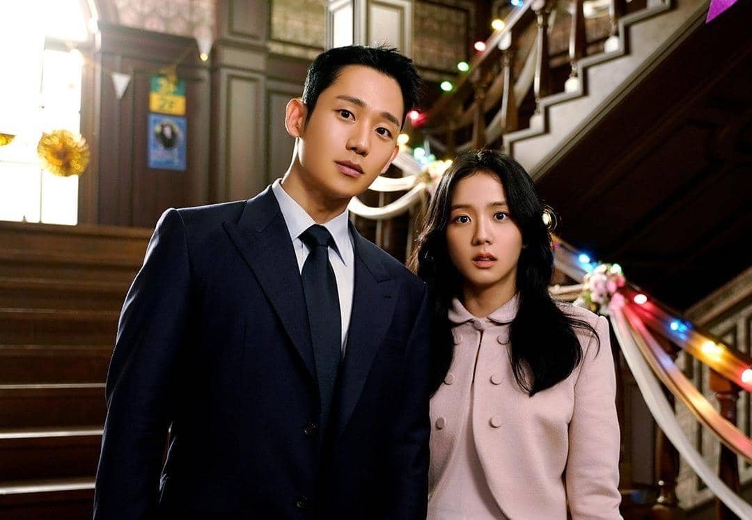 Jung Hae In dan Jisoo di drama Snowdrop