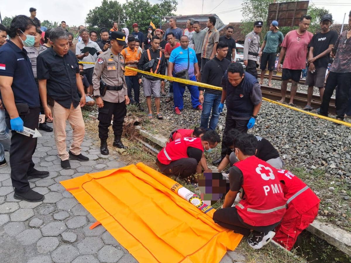 Warga Godean Sleman meninggal dunia usai tertemper kereta api di Kasihan Bantul. (Dok. Polres Bantul)