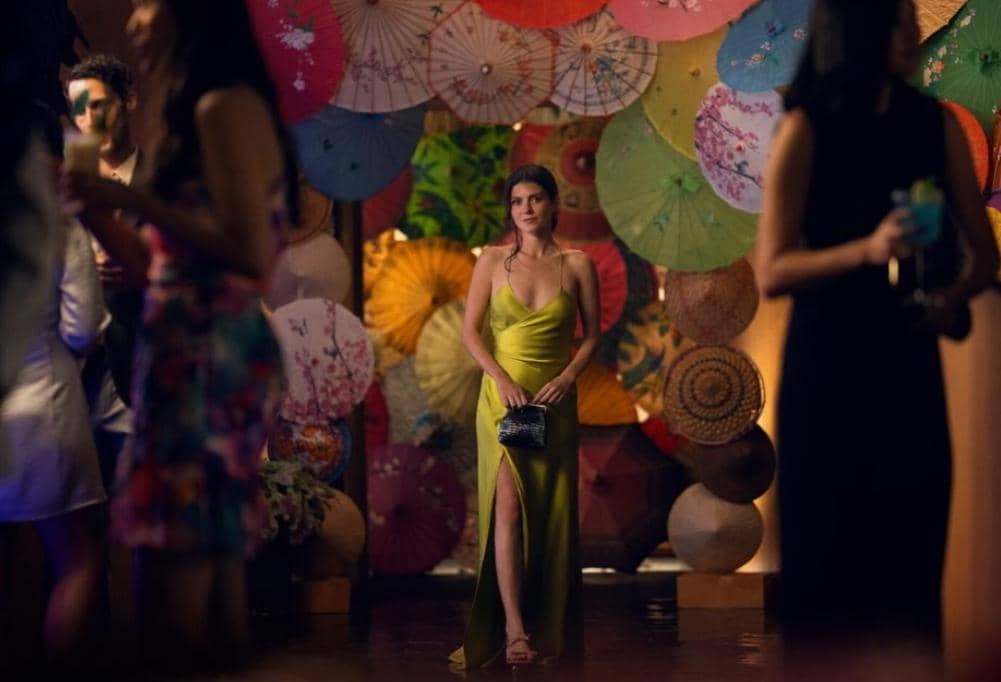 cuplikan film People We Meet On Vacation