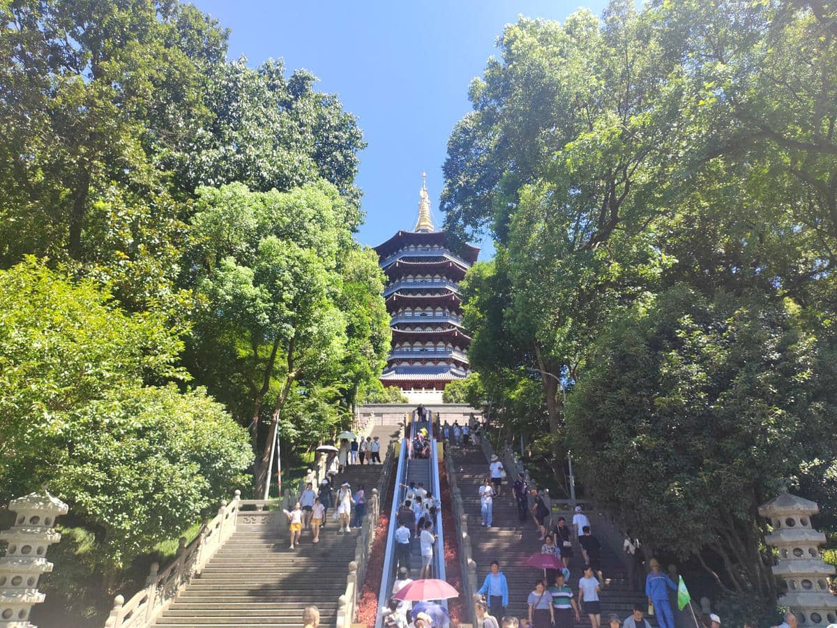 potret Leifeng Pagoda