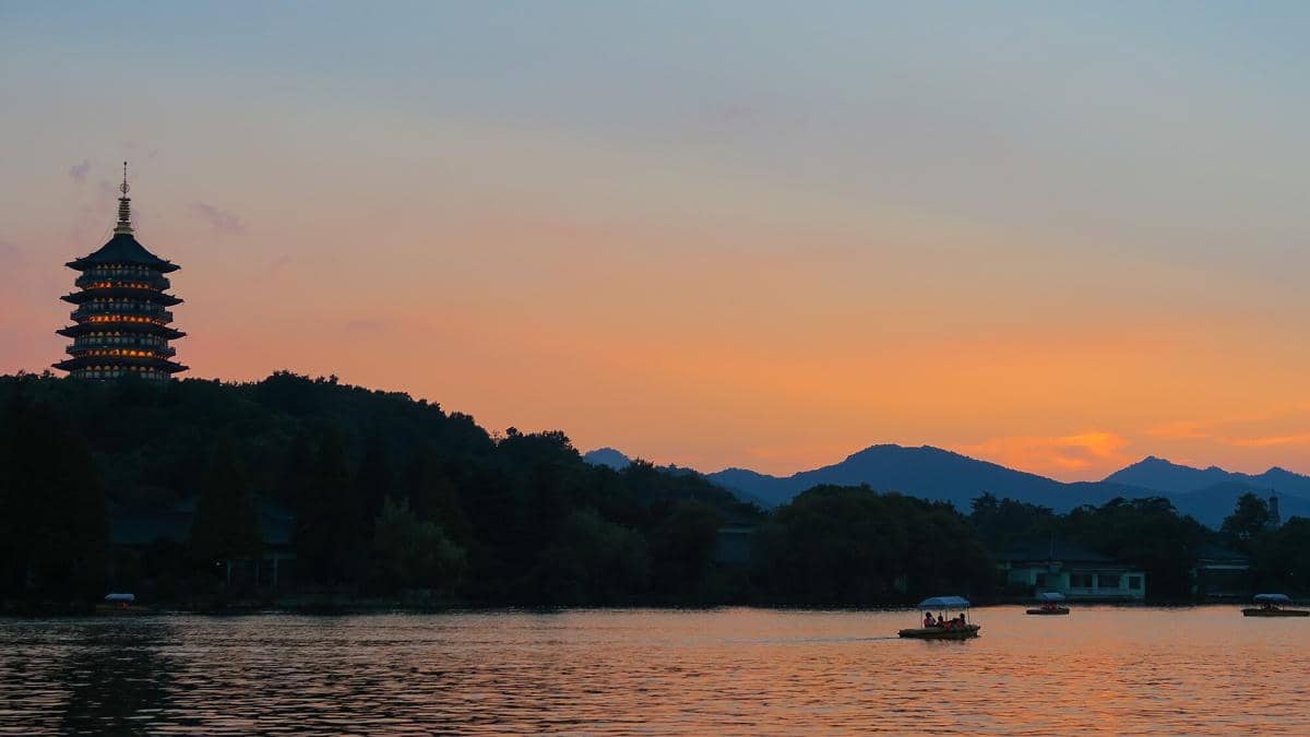 potret Leifeng Pagoda 