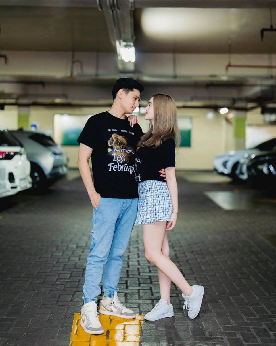 Outfit Celana Jeans ala Rayn Wijaya