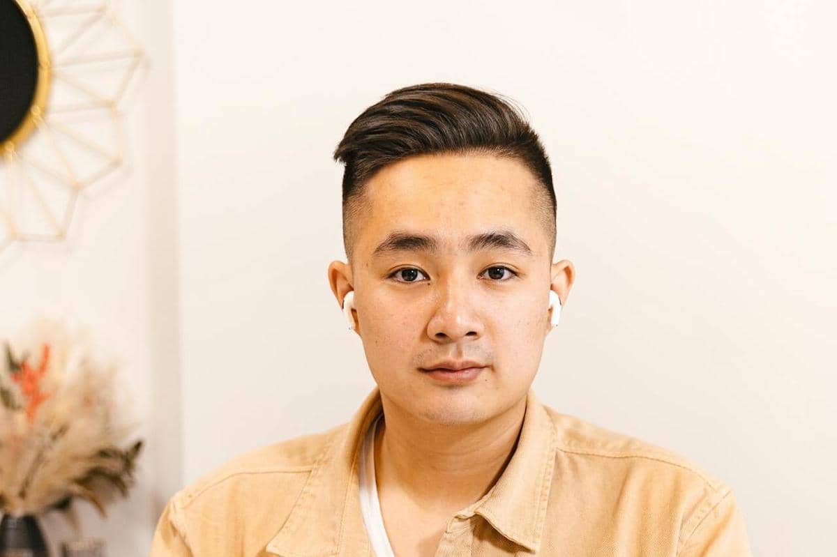 ilustrasi model rambut pria pendek Korea