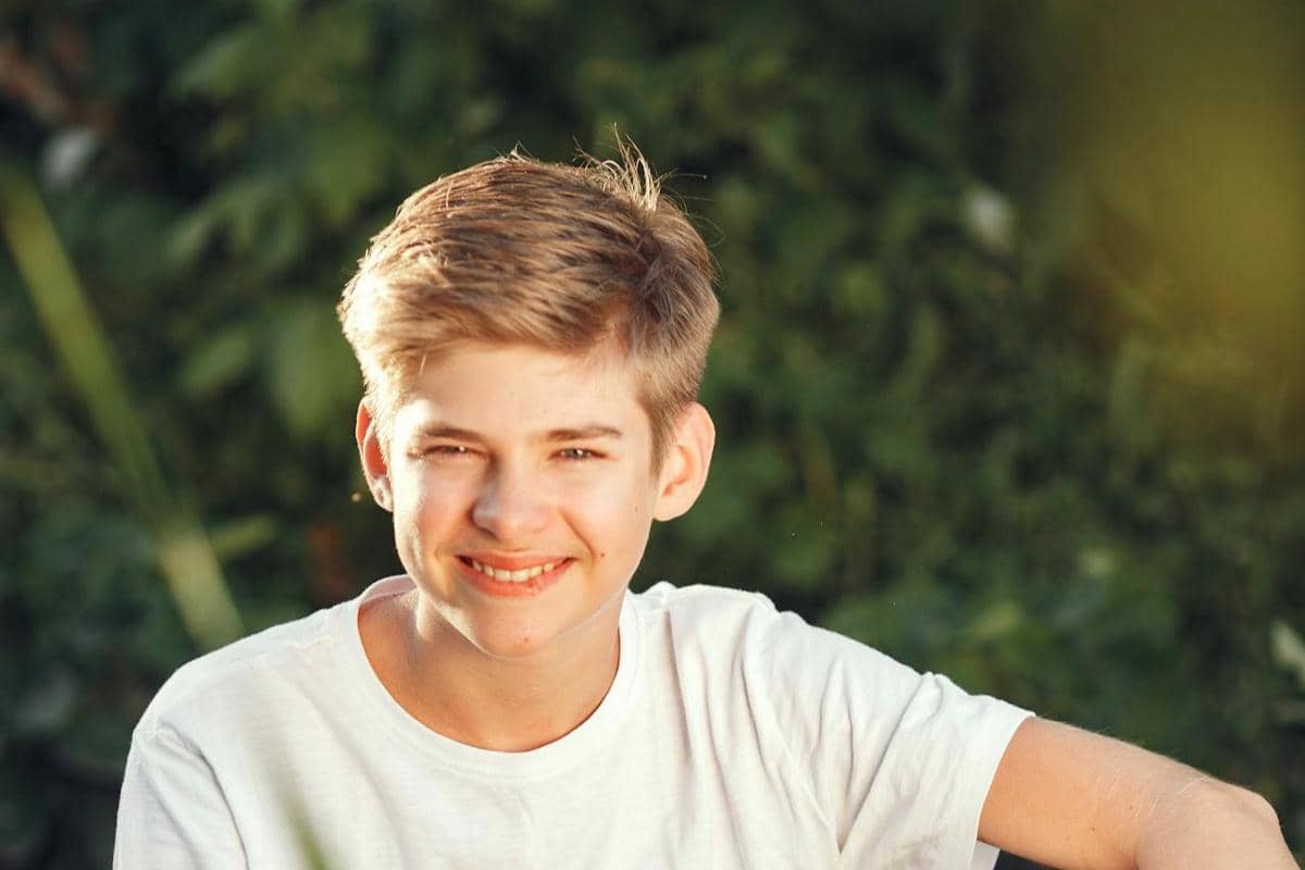 ilustrasi gaya rambut anti razia sekolah