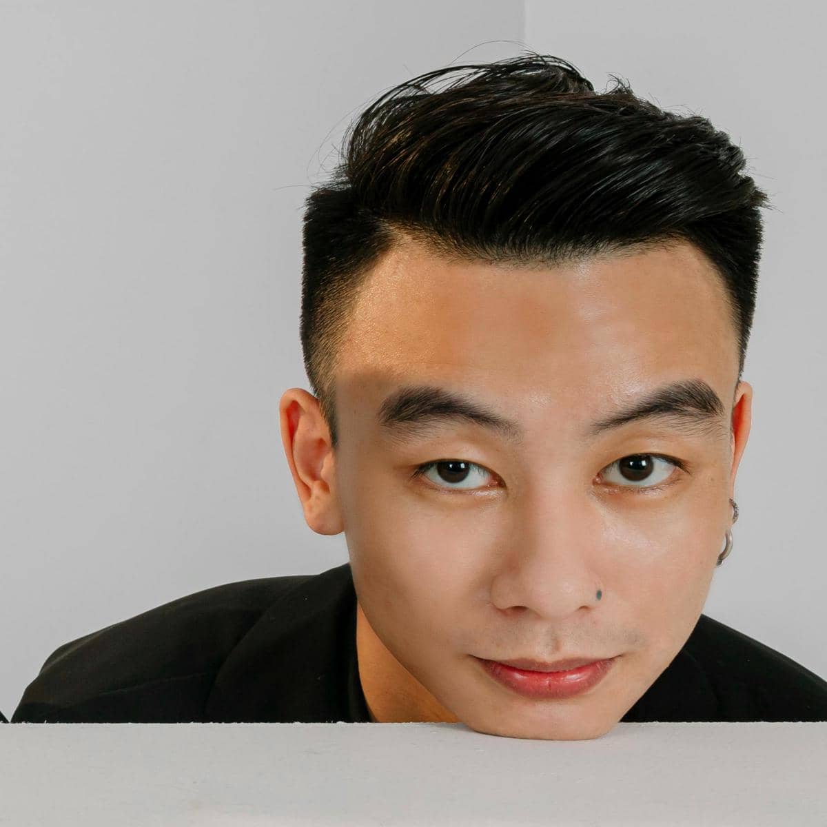 ilustrasi model rambut pria pendek Korea