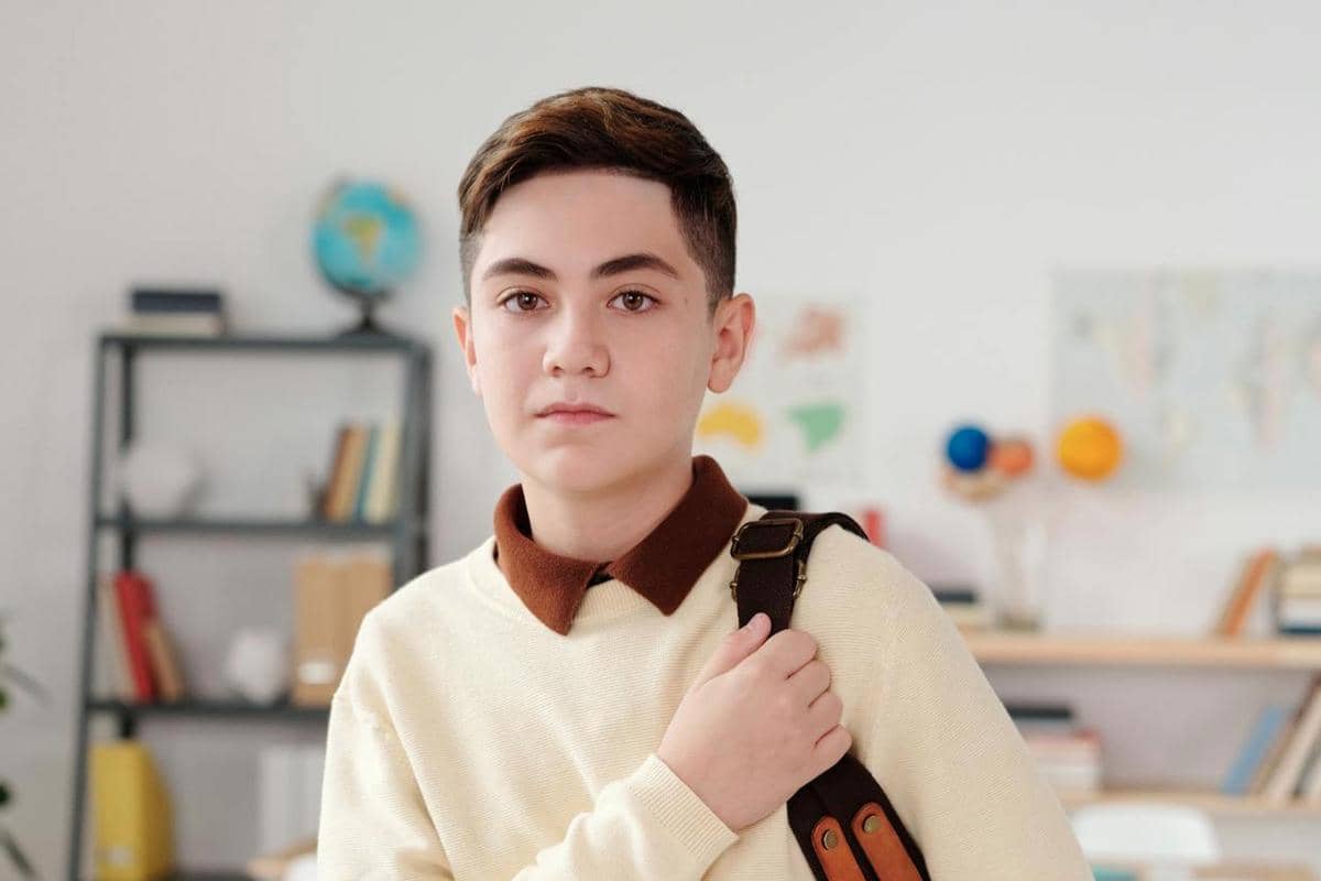 ilustrasi gaya rambut anti razia sekolah 