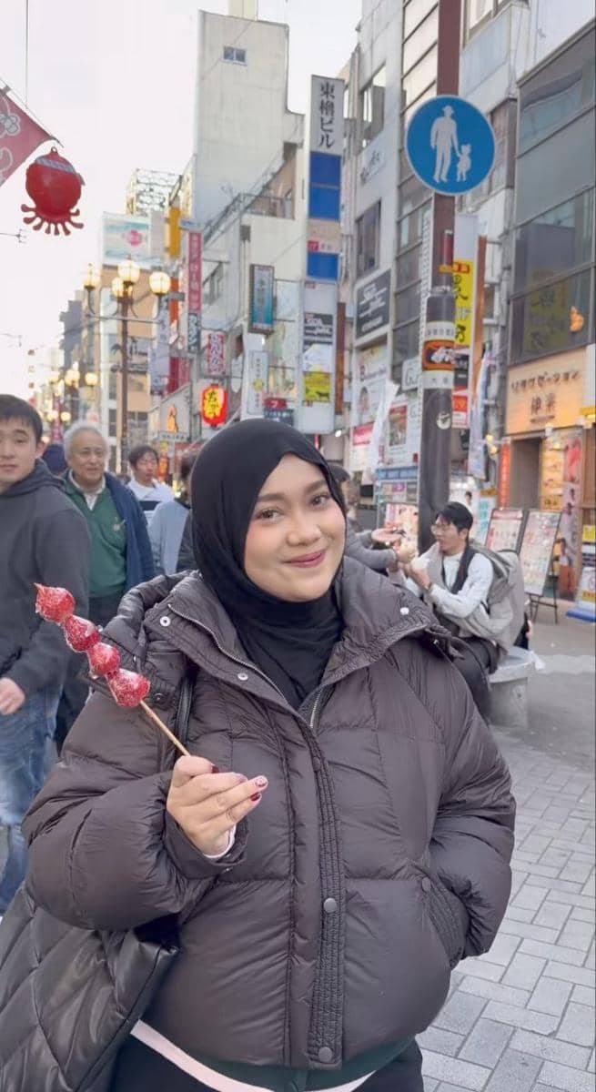 Dinda Kirana liburan ke Jepang bersama adik tercinta