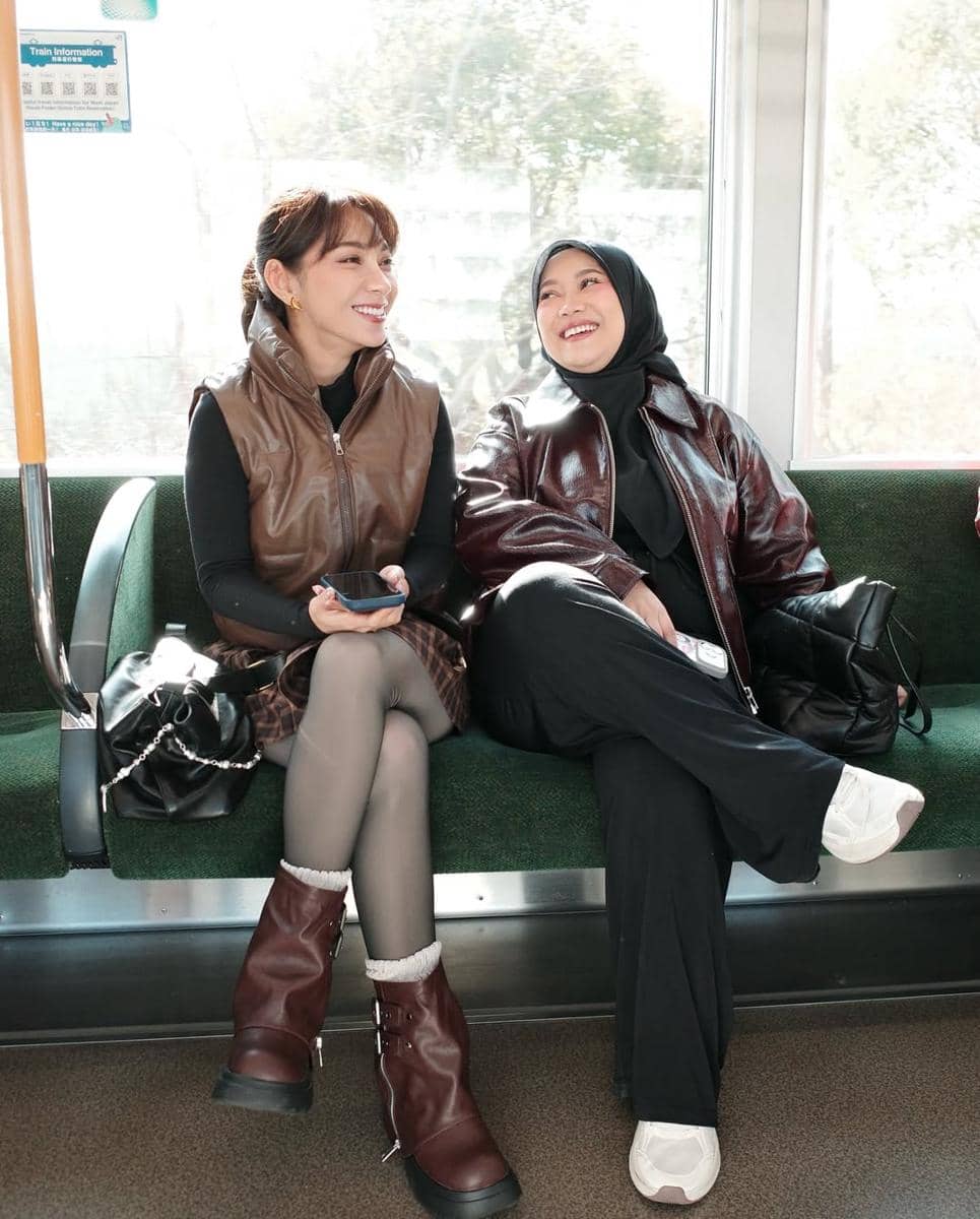 Dinda Kirana liburan ke Jepang bersama adik tercinta