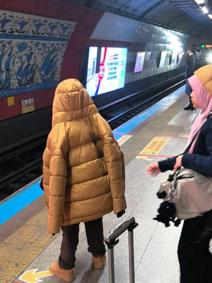 Ory Vitrio membawa kedua putrinya main salju di Turki