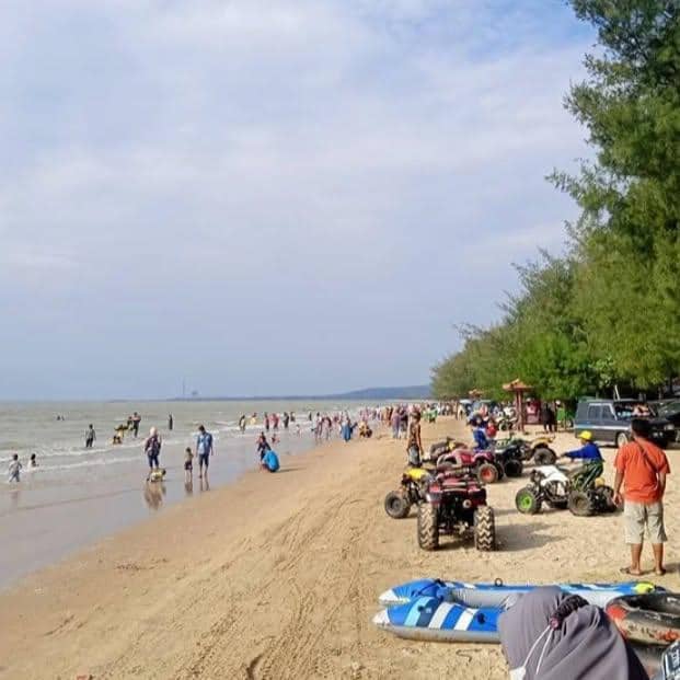suasana Pantai Caruban 