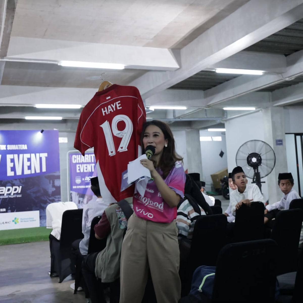 Raffi Ahmad beli jersey Klok dan Haye