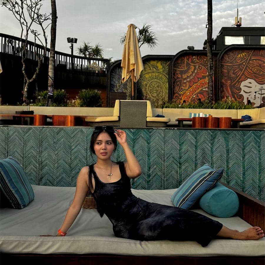 OOTD Rania Marchella, adik Ranty Maria