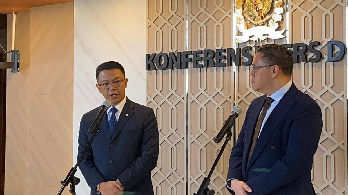 Menteri Luar Negeri (Menlu), Sugiono menjelaskan keanggotaan Indonesia dalam rapat kerja dengan Komisi I DPR RI.