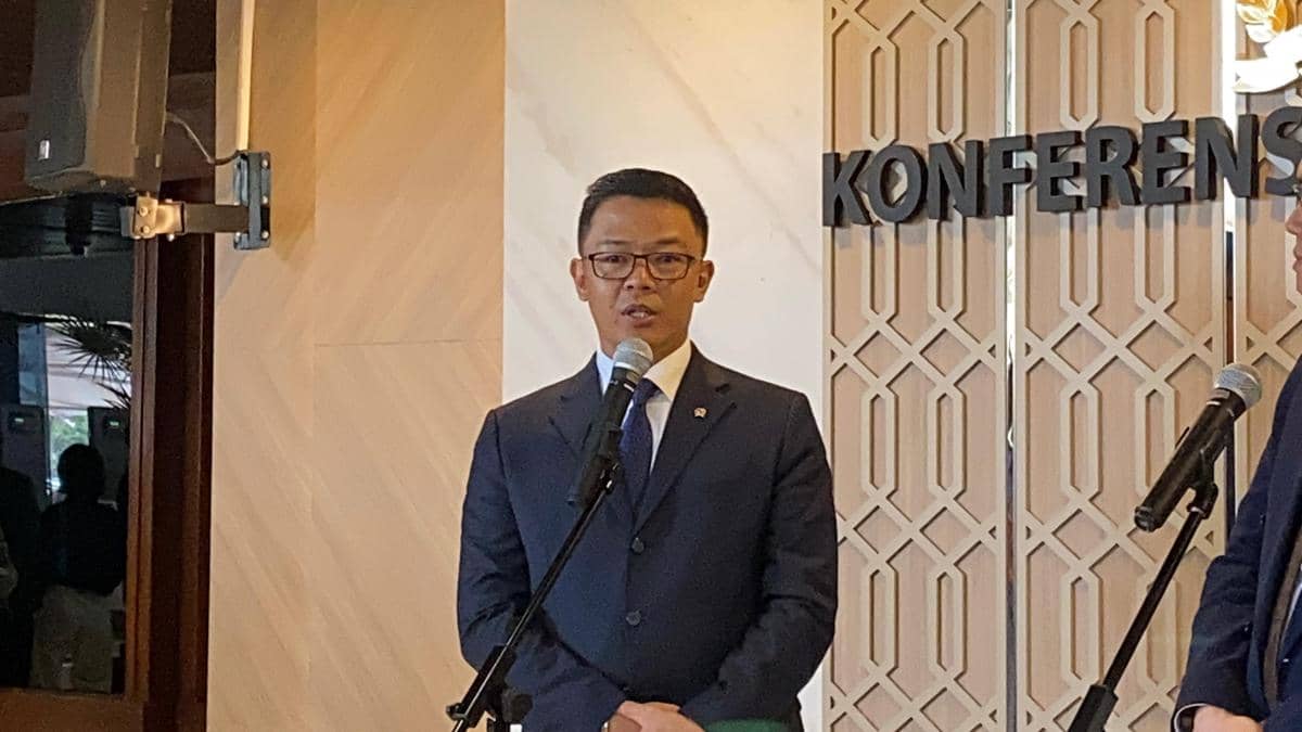 Menteri Luar Negeri (Menlu), Sugiono menjelaskan keanggotaan Indonesia dalam rapat kerja dengan Komisi I DPR RI.