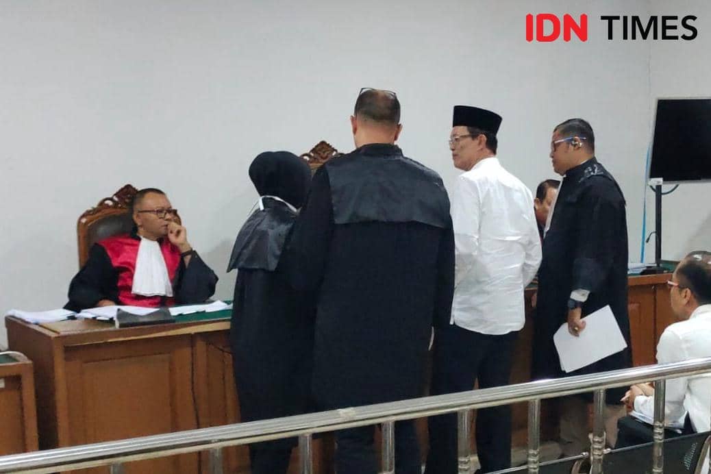 Eks Wali Kota Palembang Harnojoyo dalam sidang perkara dugaan Tipikor Pembangunan Pasar Cinde (IDN Times/Rangga Erfizal)
