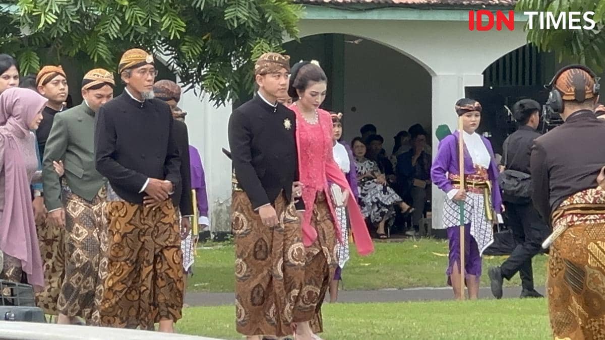 Wapres Gibran Rakabuming dan Selvi Ananda hadiri acara Tingalan Dalem Jumenengan Kaping 4, KGPAA Mangkunegara X di Pura Mangkunegaran. (IDN Times/Larasati Rey)