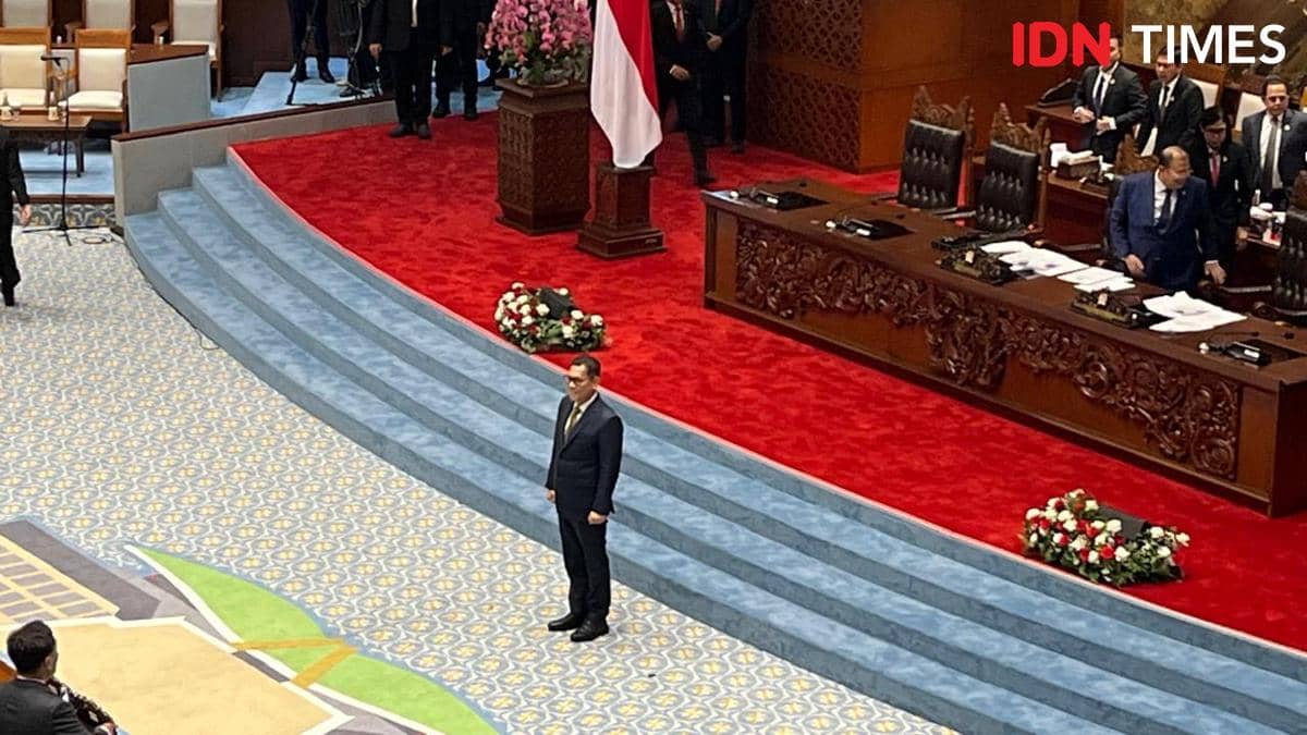 Calon Hakim MK Adies Kadir dalam rapat paripurna DPR RI