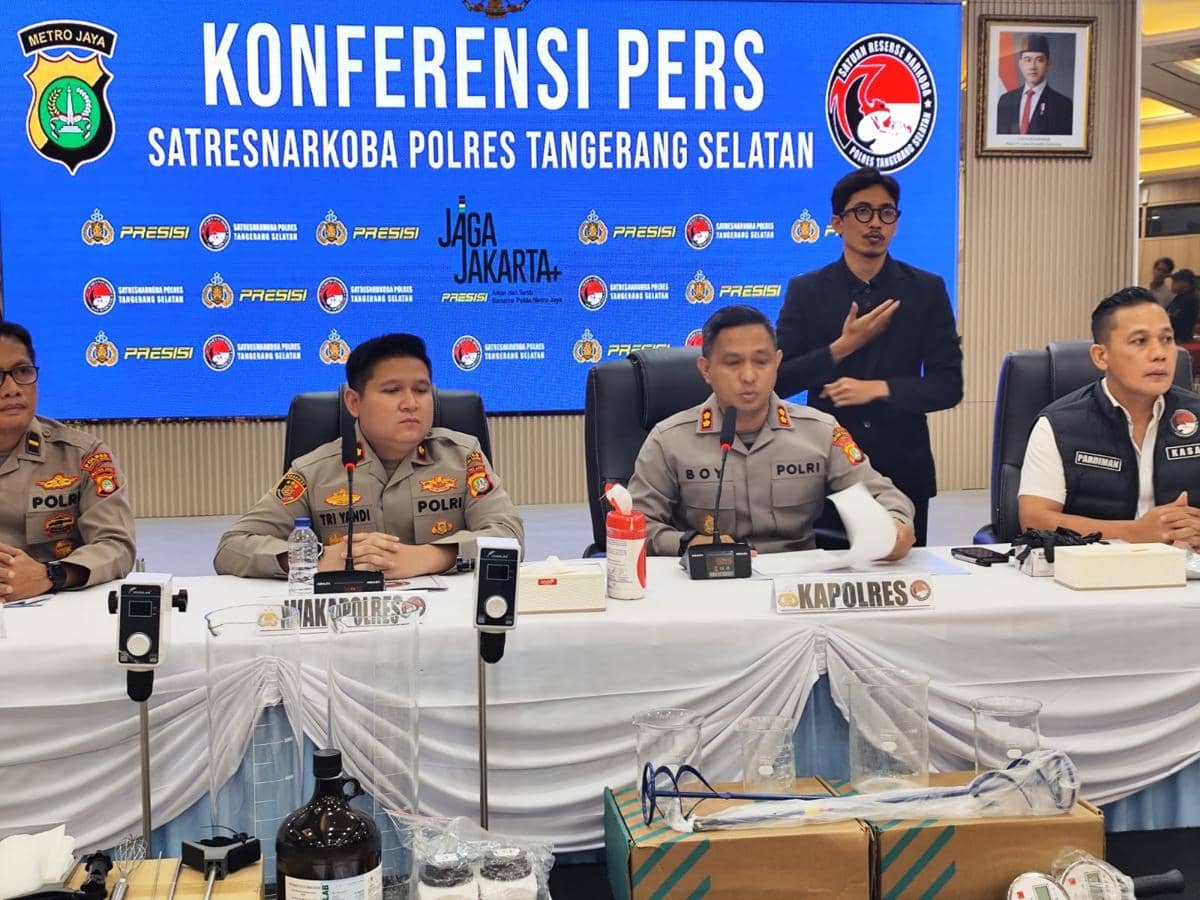 Polres Tangsel Bongkar Pabrik Tembakau Sintetis, Barbuk Rp20 Miliar