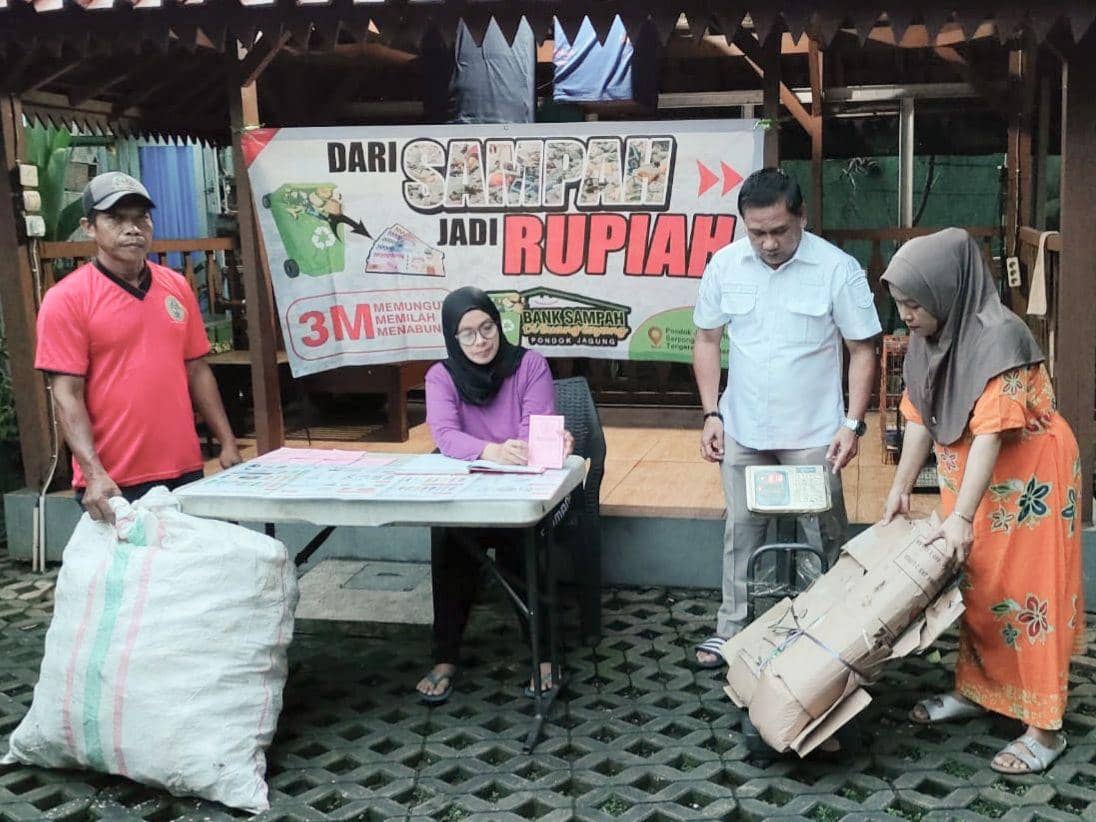 Kader Gerindra Dorong Gerakan Sampah Jadi Rupiah di Serpong Utara